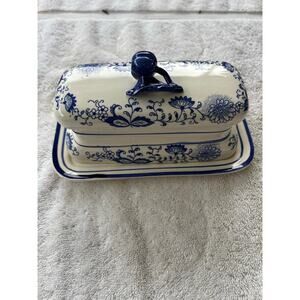 Arnart Blue Onion Butter Dish Crossed Arrows Backstamp 50s. Blue and White Vtg